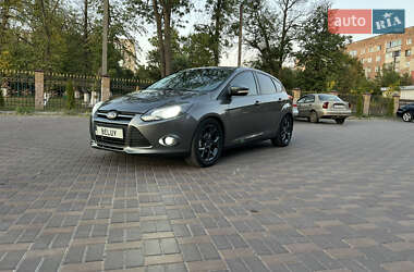 Хэтчбек Ford Focus 2014 в Валках