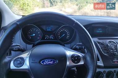 Хетчбек Ford Focus 2013 в 