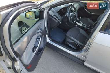 Хетчбек Ford Focus 2013 в 