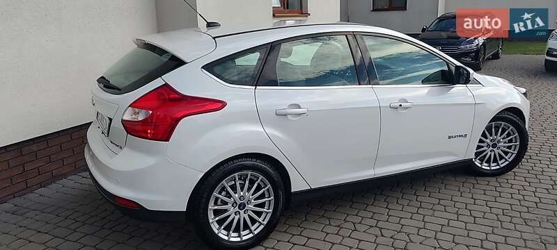 Хэтчбек Ford Focus 2014 в Луцке