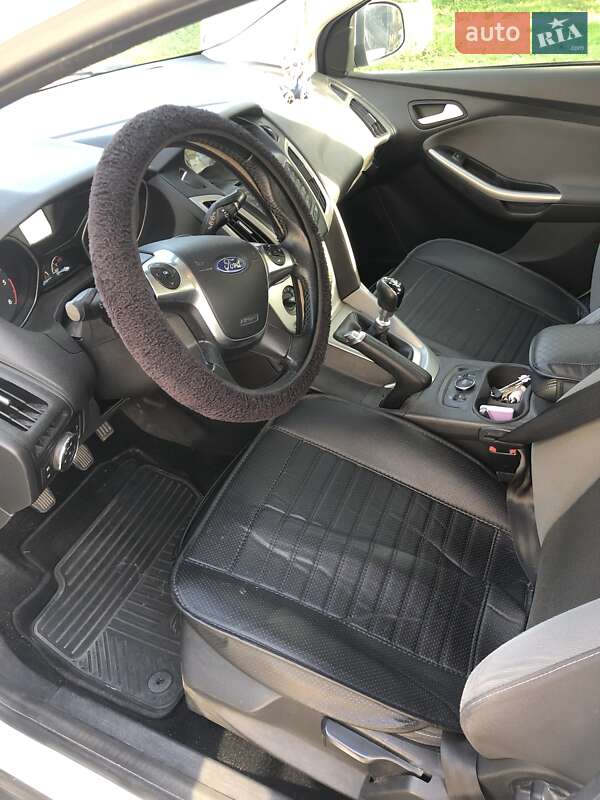 Хэтчбек Ford Focus 2012 в Овруче