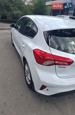 Хэтчбек Ford Focus 2019 в 