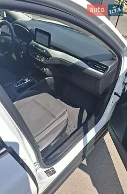 Хэтчбек Ford Focus 2019 в 