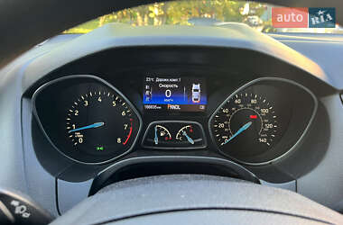 Хэтчбек Ford Focus 2015 в 