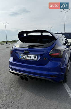 Хэтчбек Ford Focus 2013 в 