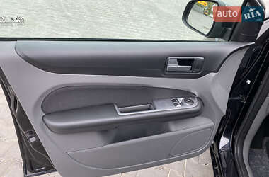 Универсал Ford Focus 2010 в 