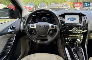 Хэтчбек Ford Focus 2013 в 