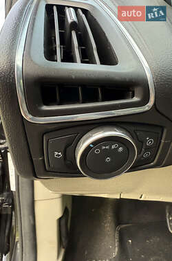 Хэтчбек Ford Focus 2013 в 