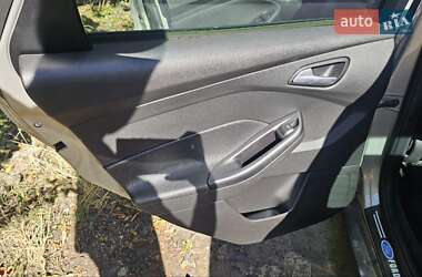 Седан Ford Focus 2015 в 