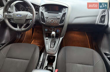 Хэтчбек Ford Focus 2015 в 