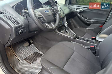 Хэтчбек Ford Focus 2015 в 