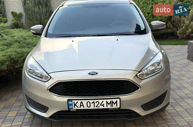 Хэтчбек Ford Focus 2015 в 