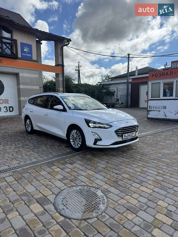 Универсал Ford Focus 2020 в Сваляве