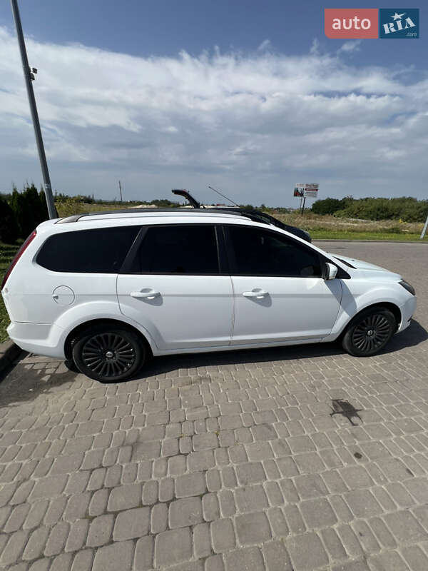 Универсал Ford Focus 2008 в Городке