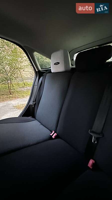 Хэтчбек Ford Focus 2013 в Киеве фото 5 Хэтчбек Ford Focus 2013 в Киеве