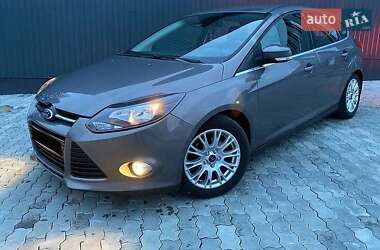 Хэтчбек Ford Focus 2011 в 