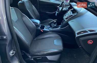 Хэтчбек Ford Focus 2011 в 