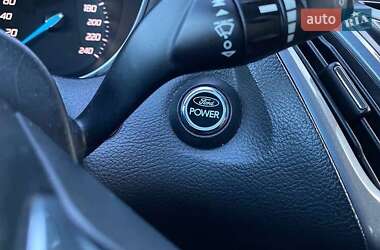 Хэтчбек Ford Focus 2011 в 