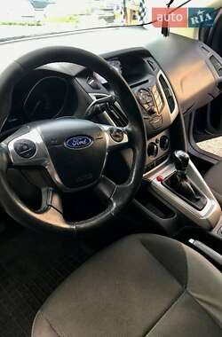 Хэтчбек Ford Focus 2013 в 