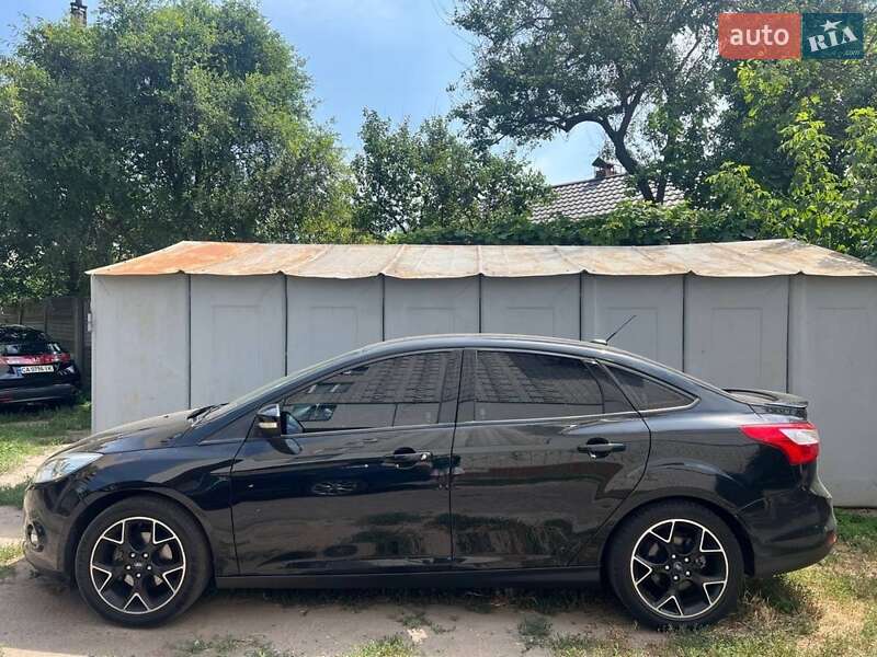 Седан Ford Focus 2013 в 