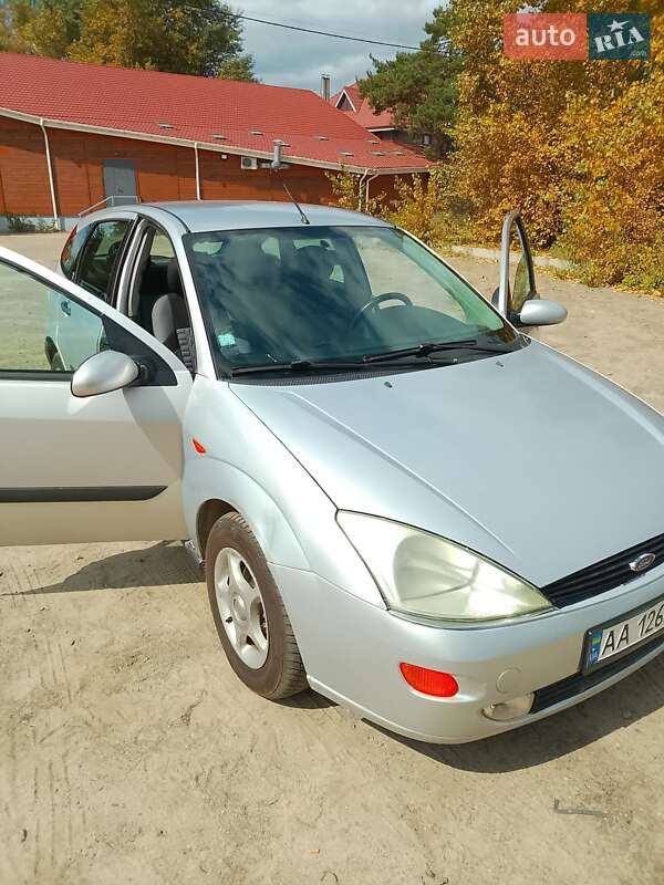 Хэтчбек Ford Focus 1999 в Киеве
