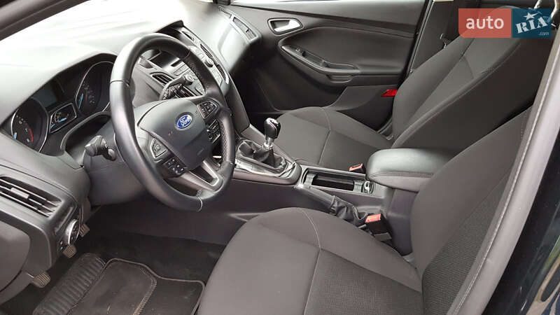 Хэтчбек Ford Focus 2015 в Ровно