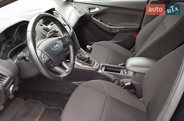 Хэтчбек Ford Focus 2015 в 