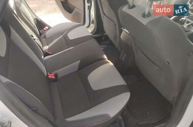 Хетчбек Ford Focus 2012 в 