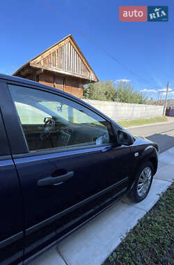 Хэтчбек Ford Focus 2006 в 