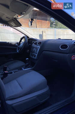 Хэтчбек Ford Focus 2006 в 