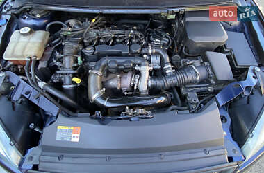 Хэтчбек Ford Focus 2006 в 