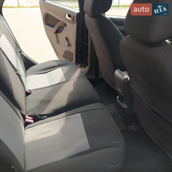 Хэтчбек Ford Focus 2011 в Львове