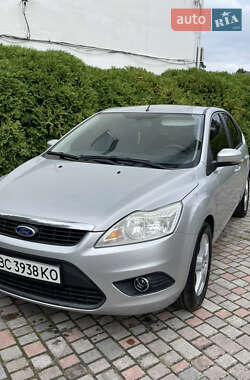 Хэтчбек Ford Focus 2010 в 