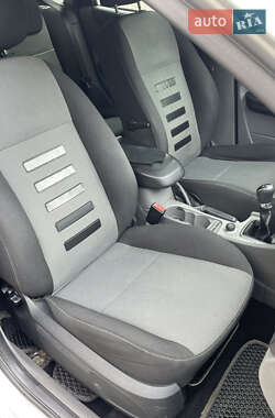 Хэтчбек Ford Focus 2010 в 