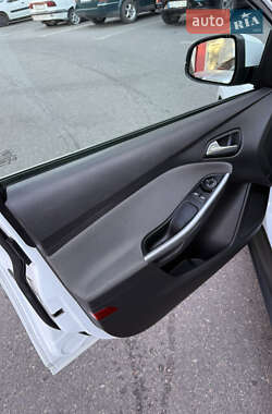 Седан Ford Focus 2013 в 