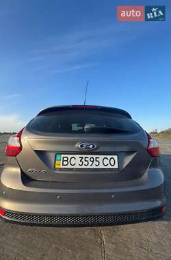 Седан Ford Focus 2011 в 