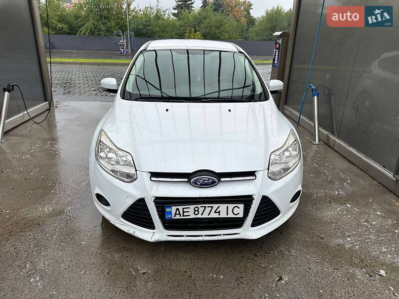 Хэтчбек Ford Focus 2014 в Днепре фото 3 Хэтчбек Ford Focus 2014 в Днепре