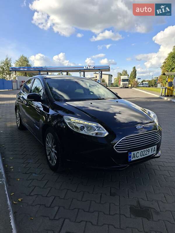 Хэтчбек Ford Focus 2013 в Луцке фото 5 Хэтчбек Ford Focus 2013 в Луцке