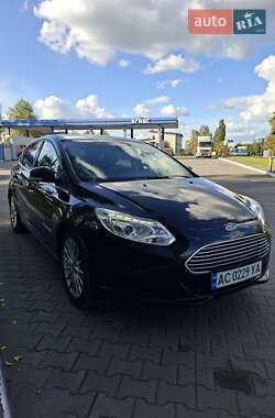 Хэтчбек Ford Focus 2013 в 