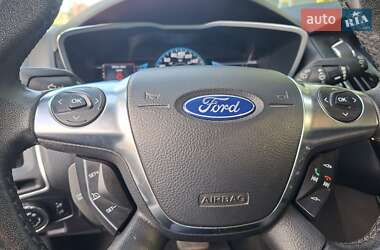 Хэтчбек Ford Focus 2013 в 