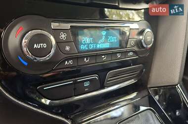 Хэтчбек Ford Focus 2013 в 