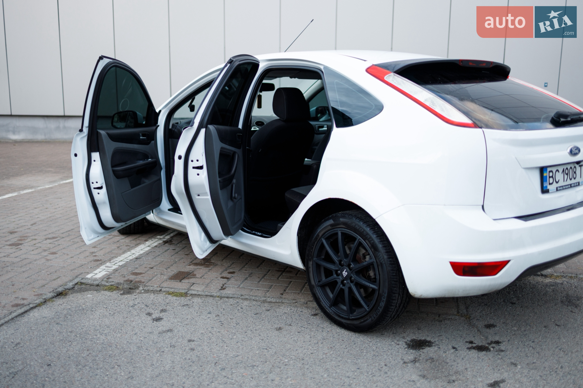 2011 Ford Focus - мініатюра 17