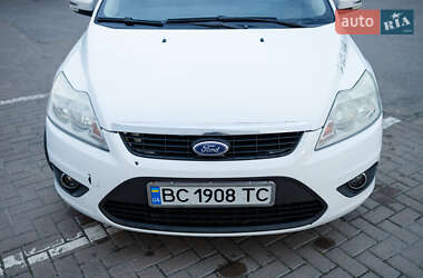 Хэтчбек Ford Focus 2011 в 