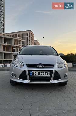 Хетчбек Ford Focus 2013 в 
