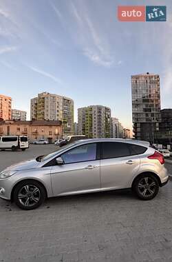 Хетчбек Ford Focus 2013 в 