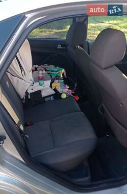Седан Ford Focus 2005 в 