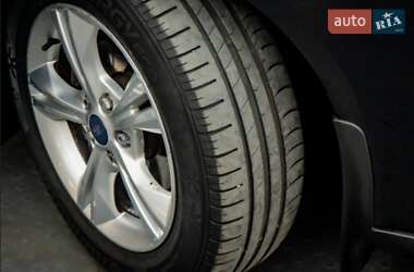 Седан Ford Focus 2013 в 
