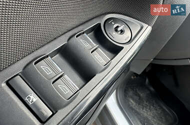 Хэтчбек Ford Focus 2012 в 