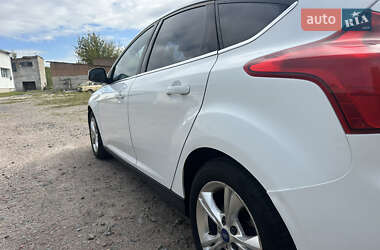 Хэтчбек Ford Focus 2012 в 