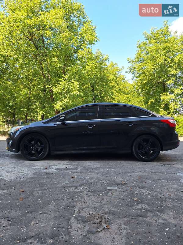 Седан Ford Focus 2012 в Золочеве